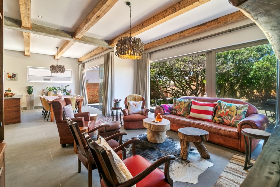 4 Bedroom Property for Sale in Buffalo Bay Western Cape